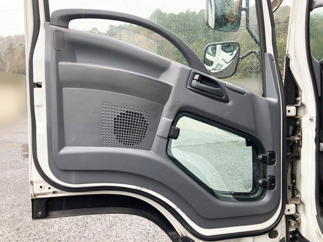 いすゞフォワードクレーン4段増トン（6t・8t）[写真23]