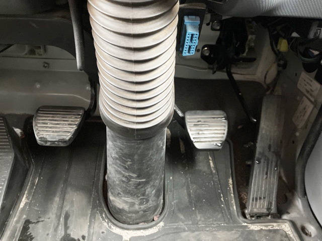 いすゞフォワードクレーン4段増トン（6t・8t）[写真33]