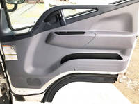 三菱ふそうキャンターアルミバン小型（2t・3t）[写真25]