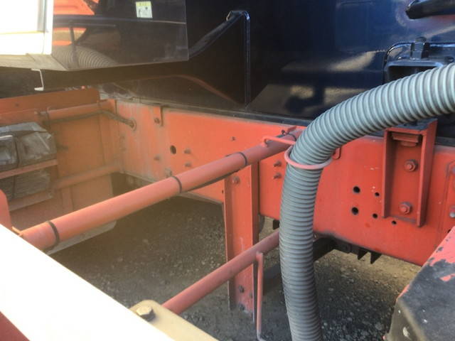 日野プロフィアバルク車（粉粒体運搬車）大型（10t）[写真17]