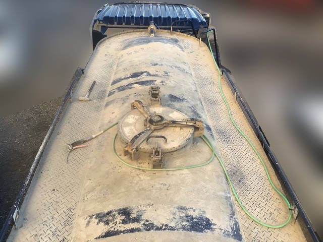 日野プロフィアバルク車（粉粒体運搬車）大型（10t）[写真09]