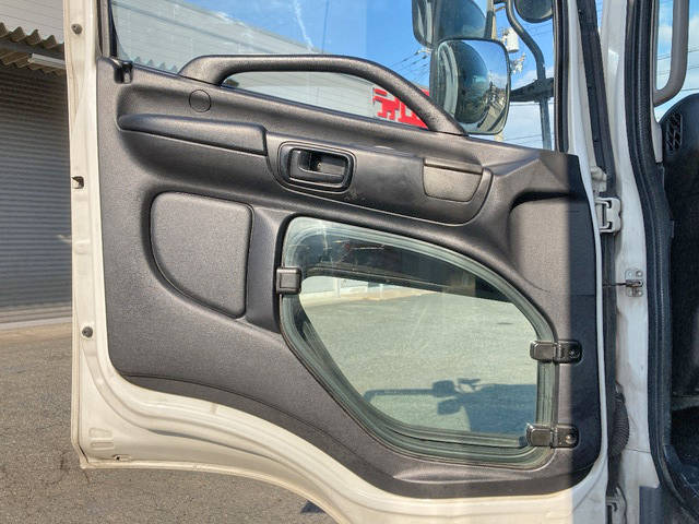 日野レンジャー冷凍車（冷蔵車）小型（2t・3t）[写真28]