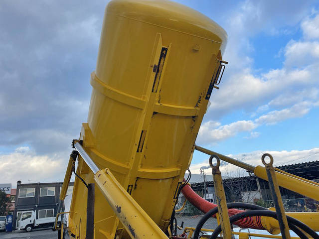 日野プロフィア汚泥吸引車大型（10t）[写真15]