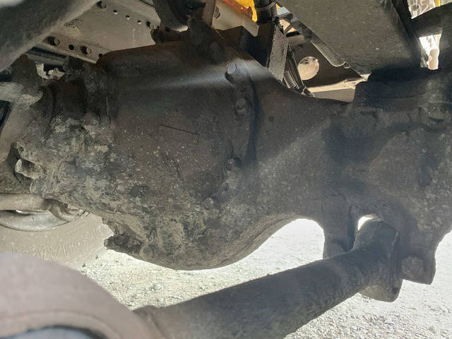 日野プロフィア汚泥吸引車大型（10t）[写真28]