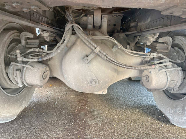 日野プロフィア汚泥吸引車大型（10t）[写真29]