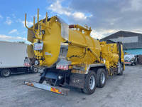 日野プロフィア汚泥吸引車大型（10t）[写真02]