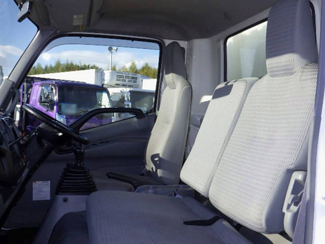 日野デュトロ冷凍車（冷蔵車）小型（2t・3t）[写真13]