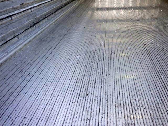 日野デュトロ冷凍車（冷蔵車）小型（2t・3t）[写真09]