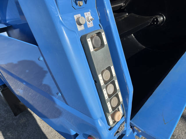 日産アトラスパッカー車（塵芥車）小型（2t・3t）[写真31]