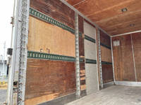 いすゞエルフアルミバン小型（2t・3t）[写真14]