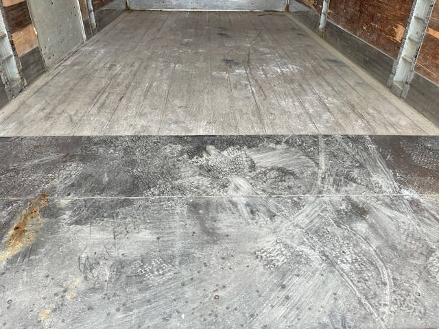 いすゞエルフアルミバン小型（2t・3t）[写真16]