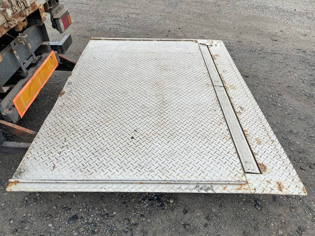 いすゞエルフアルミバン小型（2t・3t）[写真17]