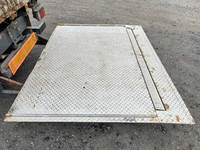 いすゞエルフアルミバン小型（2t・3t）[写真17]