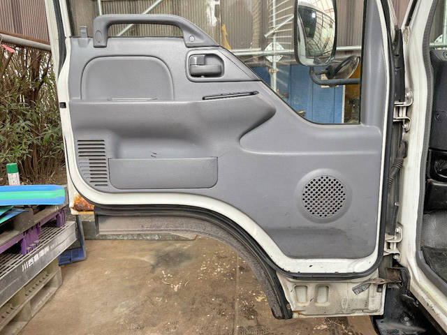 いすゞエルフアルミバン小型（2t・3t）[写真29]