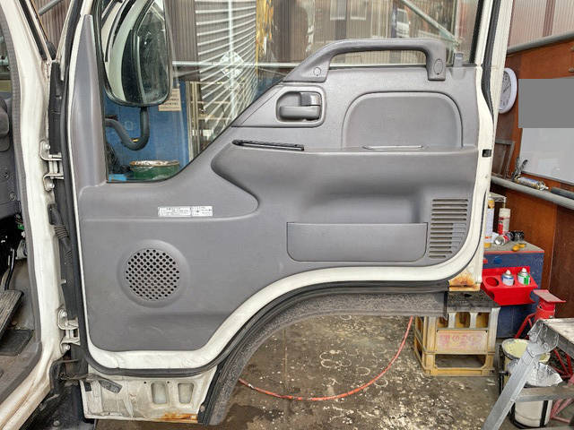 いすゞエルフアルミバン小型（2t・3t）[写真30]