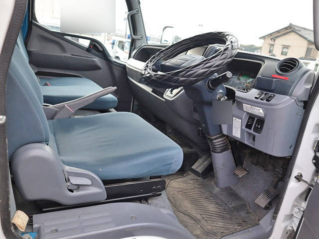 三菱ふそうキャンタークレーン6段小型（2t・3t）[写真29]