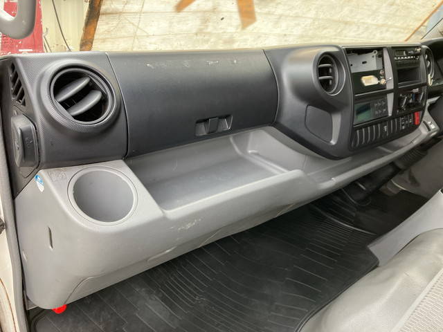 日野デュトロ冷凍車（冷蔵車）小型（2t・3t）[写真32]