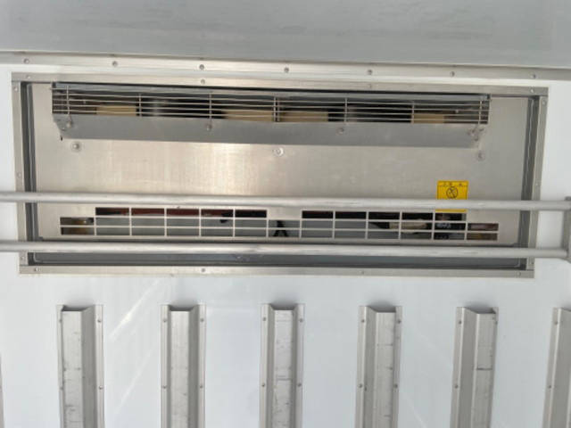 いすゞエルフ冷凍車（冷蔵車）小型（2t・3t）[写真10]