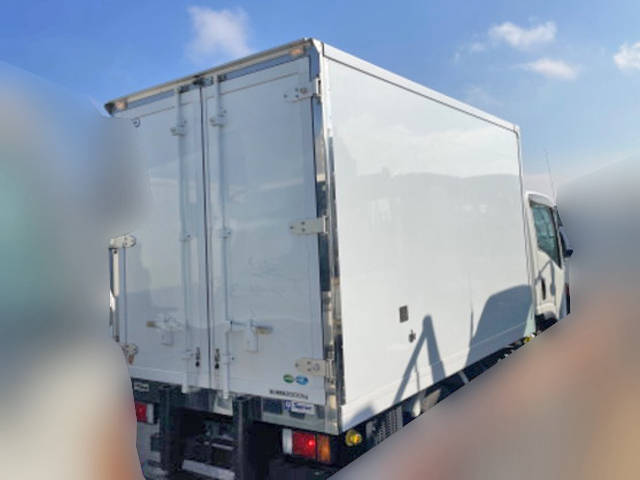 いすゞエルフ冷凍車（冷蔵車）小型（2t・3t）[写真02]