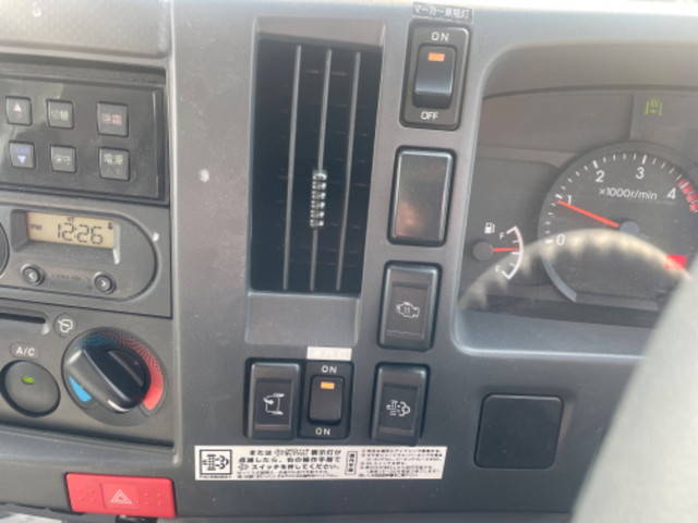 いすゞエルフ冷凍車（冷蔵車）小型（2t・3t）[写真25]