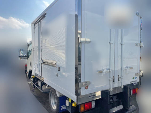 いすゞエルフ冷凍車（冷蔵車）小型（2t・3t）[写真04]