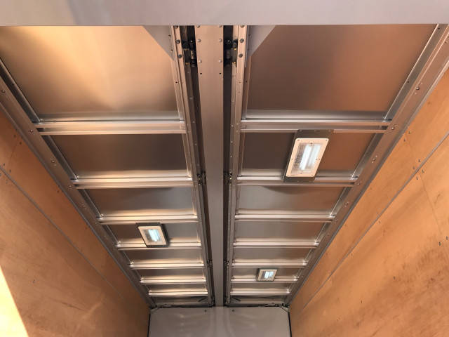 トヨタトヨエースアルミウイング小型（2t・3t）[写真11]