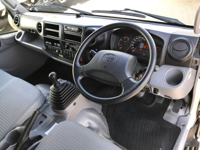 トヨタトヨエースアルミウイング小型（2t・3t）[写真19]