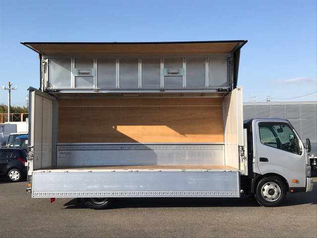 トヨタトヨエースアルミウイング小型（2t・3t）[写真09]