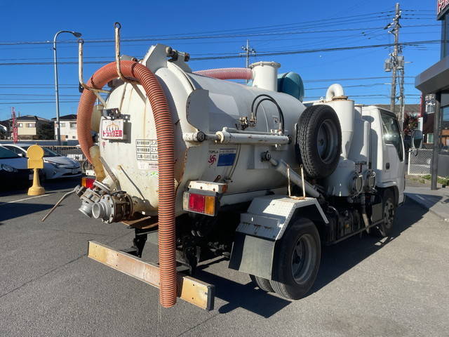 いすゞエルフ汚泥吸引車小型（2t・3t）[写真02]