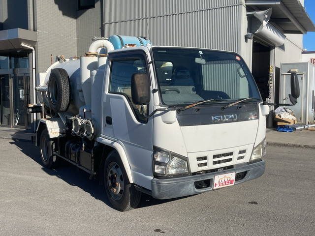 いすゞエルフ汚泥吸引車小型（2t・3t）[写真03]