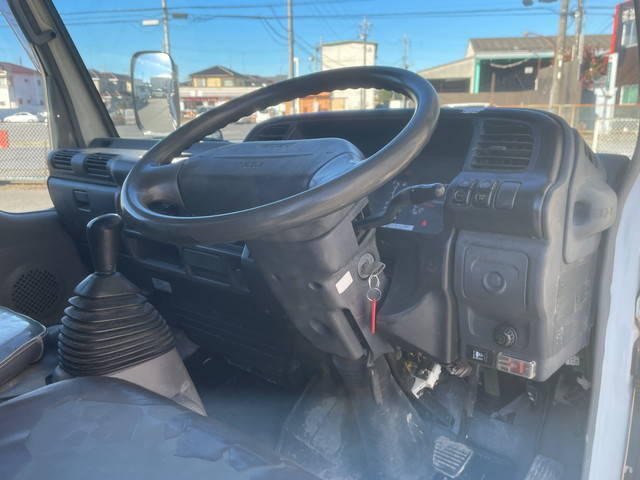 いすゞエルフ汚泥吸引車小型（2t・3t）[写真30]