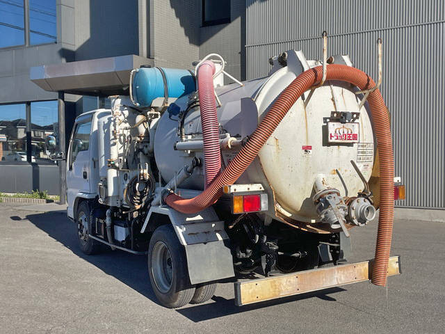 いすゞエルフ汚泥吸引車小型（2t・3t）[写真04]