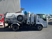 いすゞエルフ汚泥吸引車小型（2t・3t）[写真06]