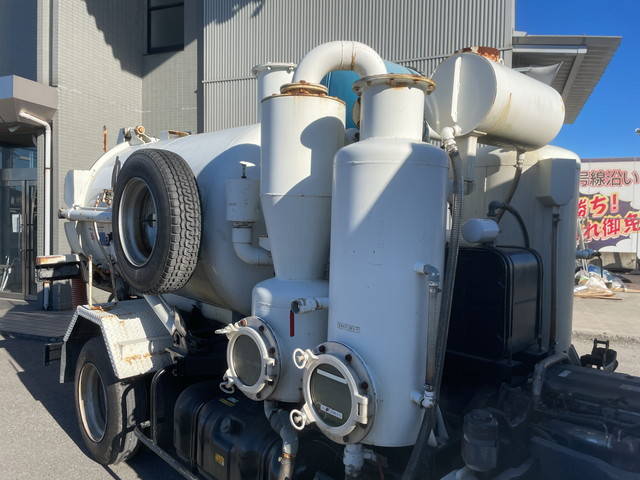 いすゞエルフ汚泥吸引車小型（2t・3t）[写真07]