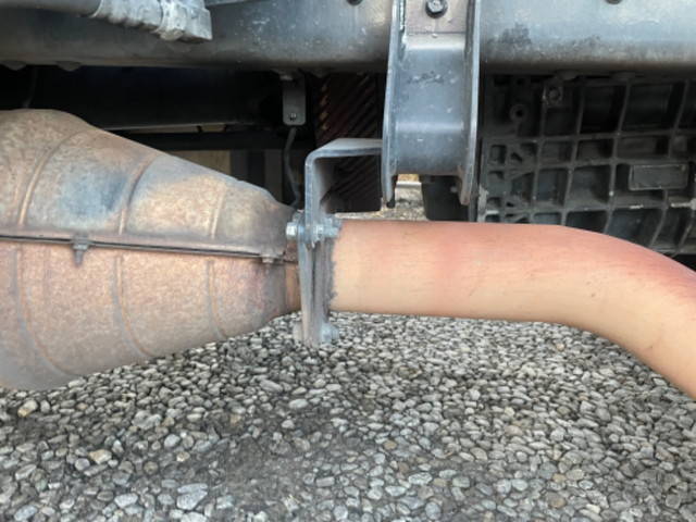 いすゞギガタンク車（タンクローリー）大型（10t）[写真10]