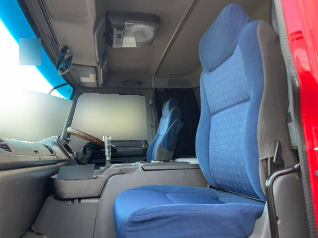 いすゞギガタンク車（タンクローリー）大型（10t）[写真16]