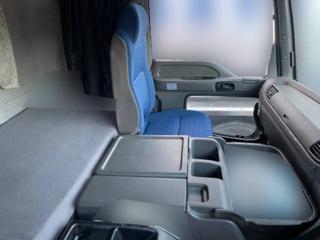 いすゞギガタンク車（タンクローリー）大型（10t）[写真17]