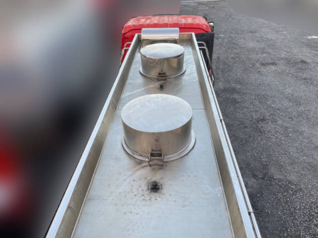 いすゞギガタンク車（タンクローリー）大型（10t）[写真06]