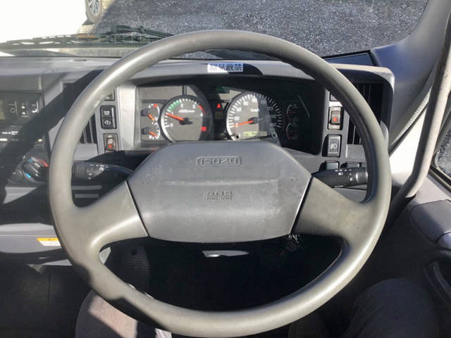 いすゞフォワード冷凍車（冷蔵車）中型（4t）[写真30]