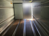 いすゞフォワード冷凍車（冷蔵車）中型（4t）[写真09]