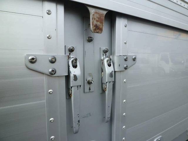 日野レンジャーアルミウイング増トン（6t・8t）[写真37]