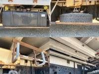 いすゞフォワード冷蔵冷凍ウイング中型（4t）[写真21]