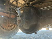 いすゞフォワード冷蔵冷凍ウイング中型（4t）[写真22]