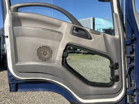 いすゞフォワード冷蔵冷凍ウイング中型（4t）[写真25]