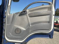 いすゞフォワード冷蔵冷凍ウイング中型（4t）[写真26]