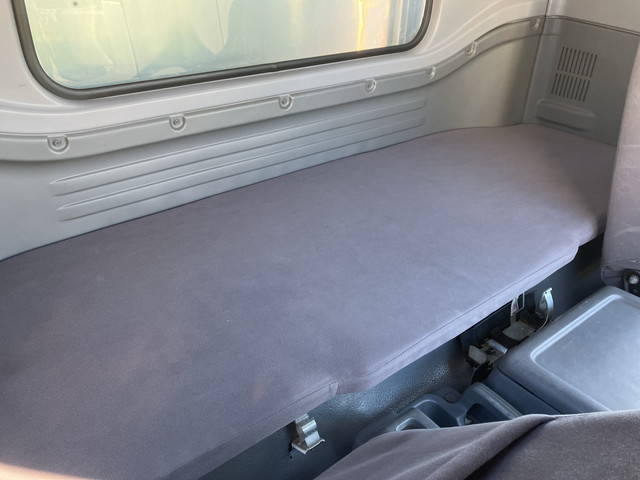 いすゞフォワード冷蔵冷凍ウイング中型（4t）[写真31]