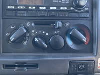 いすゞフォワード冷蔵冷凍ウイング中型（4t）[写真35]