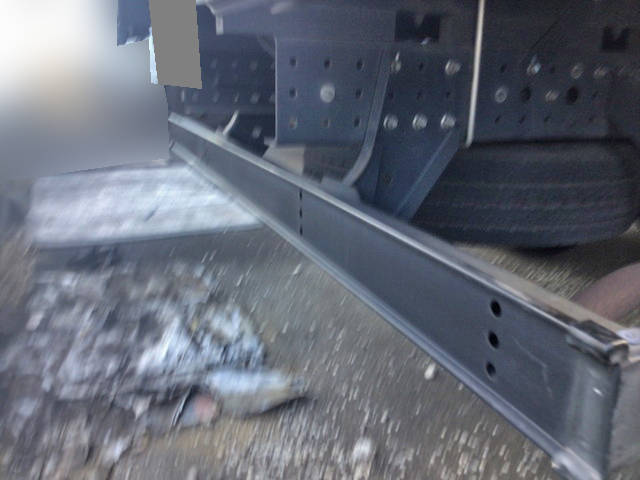 三菱ふそうキャンターアルミブロック小型（2t・3t）[写真09]