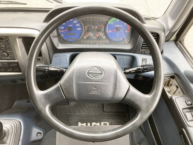 日野レンジャーアルミウイング中型（4t）[写真30]