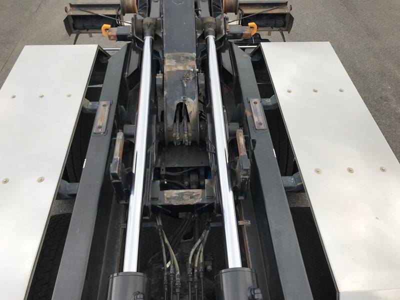 三菱ふそうスーパーグレートコンテナ専用車大型（10t）[写真13]